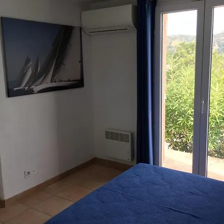 For 14 People With Private Pool And Sea View Villa *