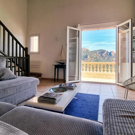 Villa For 14 People With Private Pool And Sea View