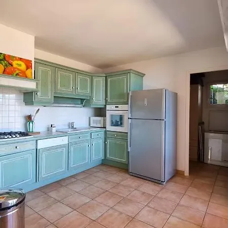 Villa For 14 People With Private Pool And Sea View